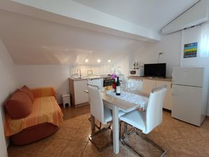 23158979-Ferienwohnung-4-Palit-300x225-1