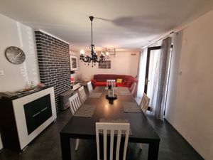 23695186-Ferienwohnung-5-Palit-300x225-3