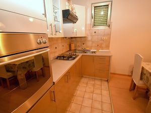 23832236-Ferienwohnung-6-Palit-300x225-5