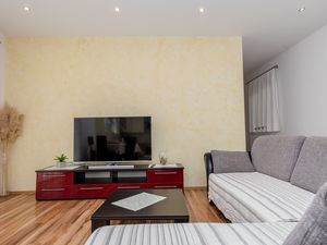 23933113-Ferienwohnung-4-Palit-300x225-2