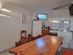 23933504-Ferienwohnung-8-Palit-300x225-2