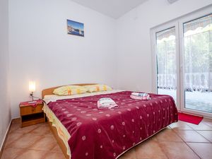 19278312-Ferienwohnung-9-Palit-300x225-3