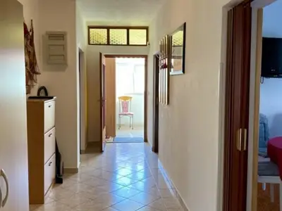 Ferienwohnung für 9 Personen (100 m²) in Rab 6/10
