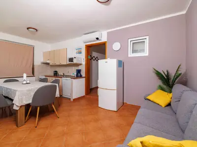 Ferienwohnung für 7 Personen (90 m²) in Palit 1/10