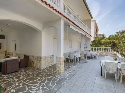 Ferienwohnung für 9 Personen (110 m²) in Rab 5/10