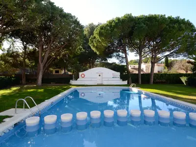 PoolOfHouse