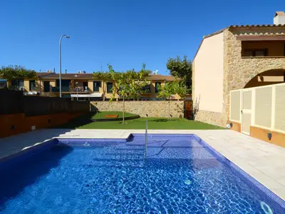 PoolOfHouse