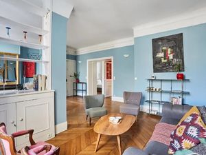 24016490-Ferienwohnung-4-Paris-300x225-1