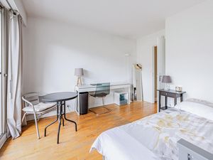 24018314-Ferienwohnung-2-Paris-300x225-3