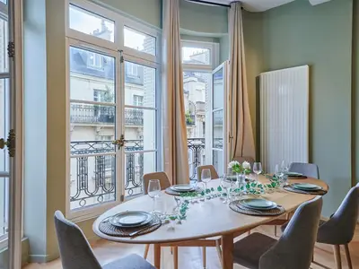 Ferienwohnung für 9 Personen in Paris 9/10
