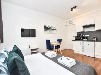 Ferienwohnung für 3 Personen (18 m²) in Paris 10/10