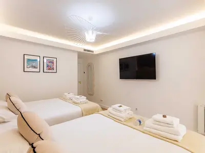Ferienwohnung für 9 Personen (150 m²) in Paris 10/10