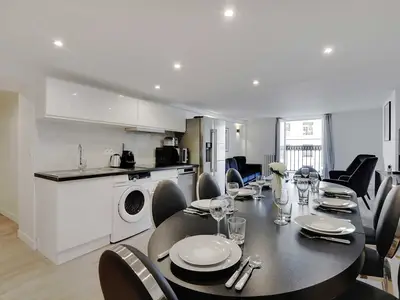 Ferienwohnung für 9 Personen (120 m²) in Paris 2/10
