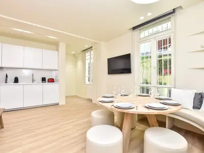 Ferienwohnung für 9 Personen (72 m²) in Paris 9/10