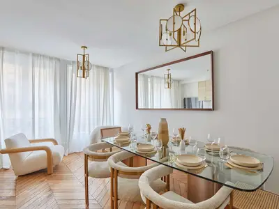 Ferienwohnung für 9 Personen (121 m²) in Paris 1/10