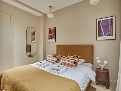 Ferienwohnung für 9 Personen (133 m²) in Paris 10/10