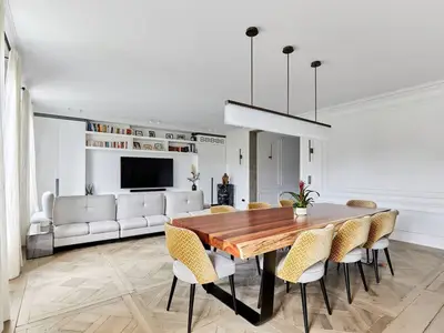 DiningRoom