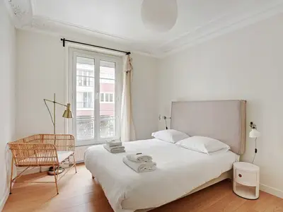 Ferienwohnung für 9 Personen (79 m²) in Paris 10/10