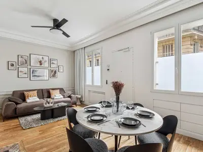 Ferienwohnung für 7 Personen (50 m²) in Paris 8/10