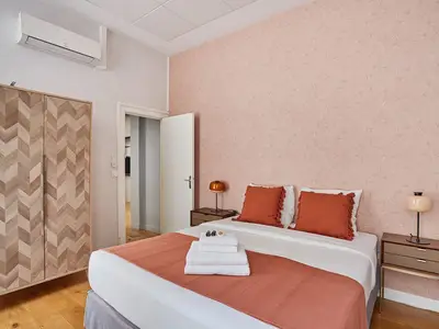 Ferienwohnung für 9 Personen (101 m²) in Paris 9/10