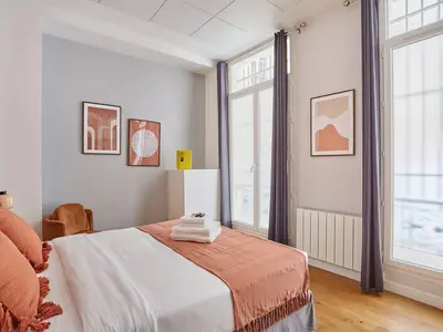 Ferienwohnung für 9 Personen (101 m²) in Paris 10/10