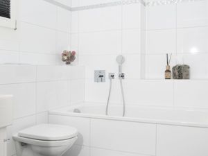 23492310-Ferienwohnung-4-Parpan-300x225-1