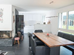 23492310-Ferienwohnung-4-Parpan-300x225-2