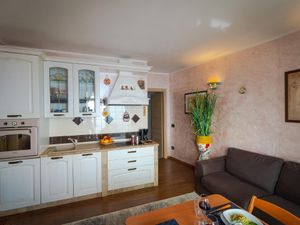 23874076-Ferienwohnung-4-Parzanica-300x225-3