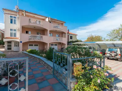 Ferienwohnung für 3 Personen (40 m²) in Pašman 1/10