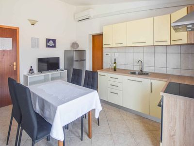 Ferienwohnung für 4 Personen (50 m²) in Pašman 8/10