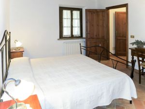 23851715-Ferienwohnung-5-Pastina-300x225-1