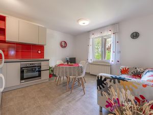 24003914-Ferienwohnung-3-Pazin-300x225-2