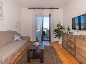 23753783-Ferienwohnung-6-Pašman-300x225-2