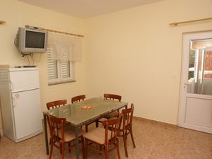 19128408-Ferienwohnung-5-Pašman-300x225-1