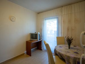 19127340-Ferienwohnung-4-Pašman-300x225-2