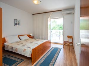 19127340-Ferienwohnung-4-Pašman-300x225-5