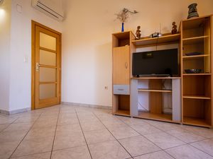 19128632-Ferienwohnung-4-Pašman-300x225-3