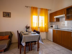 19128632-Ferienwohnung-4-Pašman-300x225-4