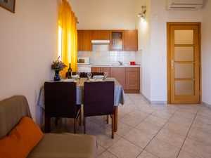 19128632-Ferienwohnung-4-Pašman-300x225-5