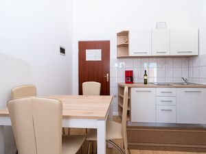 23926211-Ferienwohnung-3-Pašman-300x225-4