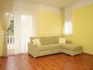 23930158-Ferienwohnung-6-Pašman-300x225-2