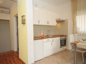 23930158-Ferienwohnung-6-Pašman-300x225-4