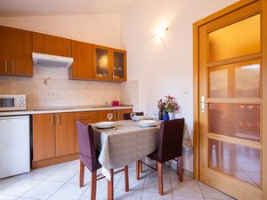 23930211-Ferienwohnung-3-Pašman-300x225-5