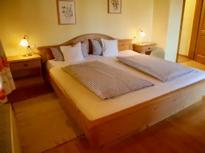 ferienwohnungbauernvilla-schlafzimmer