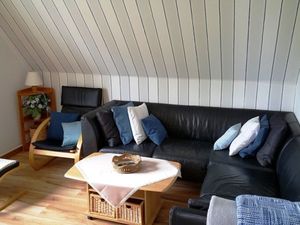 1657047-Ferienwohnung-4-Pellworm-300x225-1