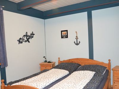 Schlafzimmer mit Doppelbett