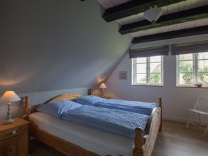 18145960-Ferienwohnung-4-Pellworm-300x225-5