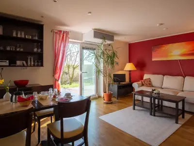 Photo, INSIDE, OUTSIDE