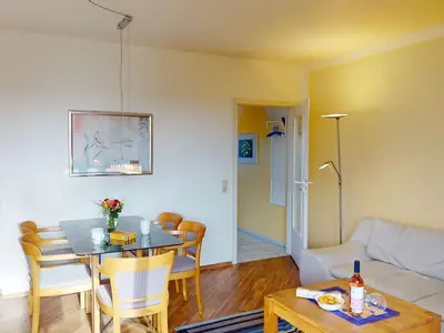 Ferienwohnung für 4 Personen mit Balkon und Außenstellplatz