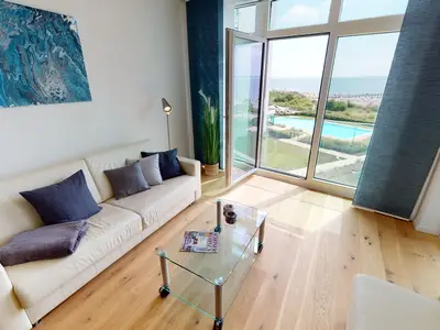 Strandnahe-Ferienwohnung für 2-4 Gäste mit direktem Meerblick und Wallbox